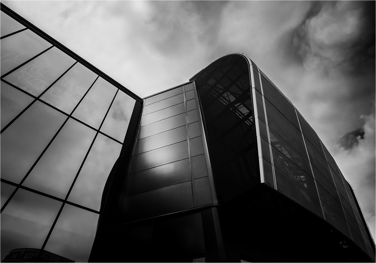 53 Structure, Form and Light